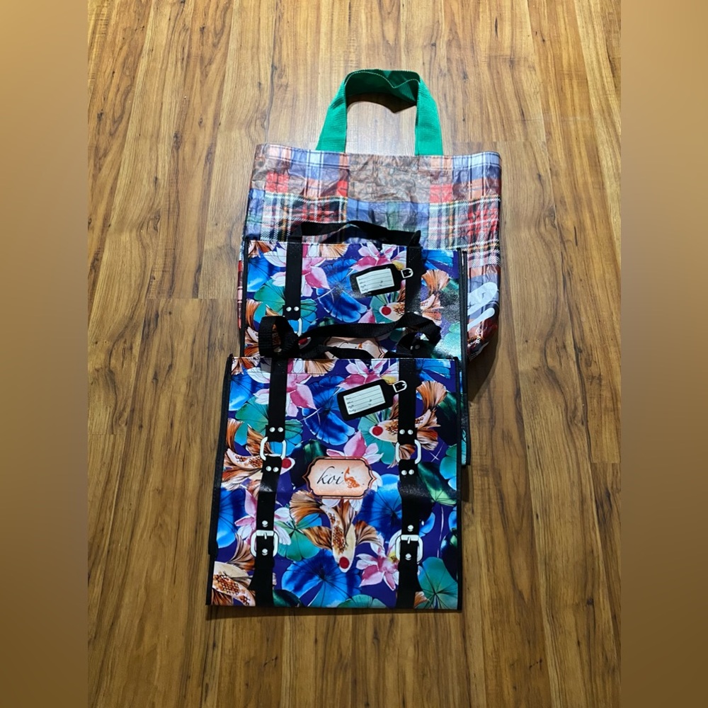 Aerie Reusable Shopping Bag Tote With 2 Reusable Koi Shopping Bag Totes (3)